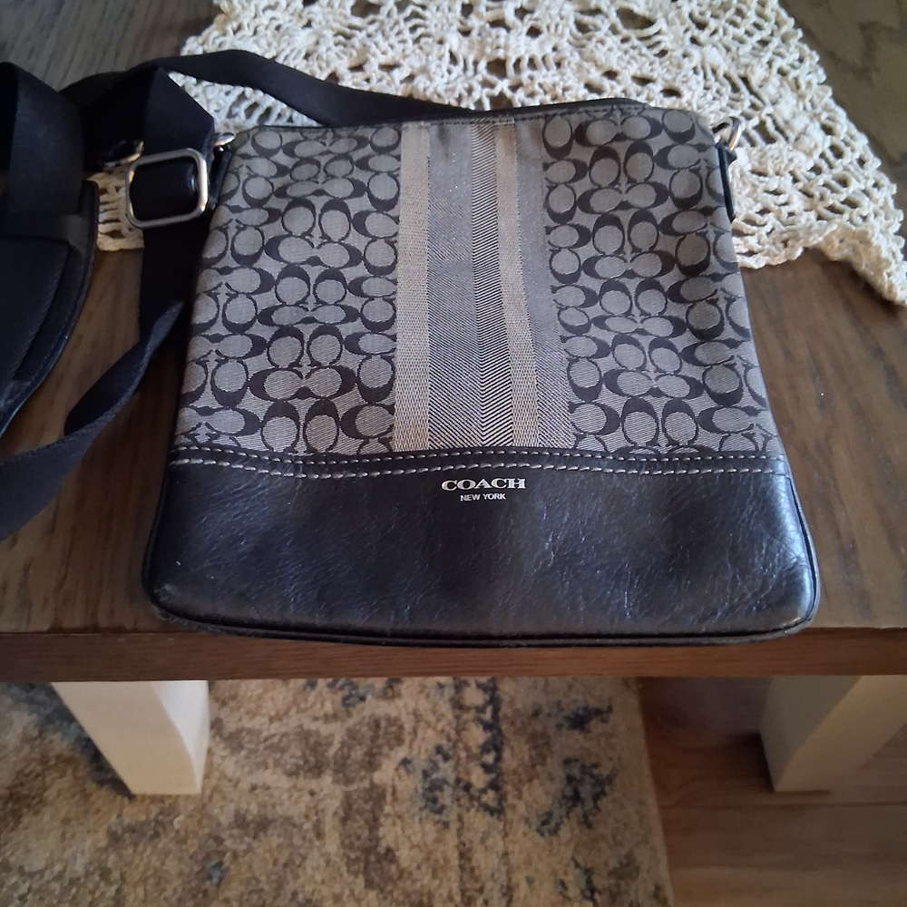 Coach Men's Signature Black and Tan Messenger Bag